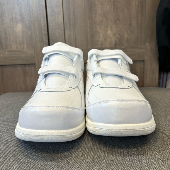 NWOB New Balance Men's 15 Extra Wide 4E White Sneakers Shoes Hook and Loop - Picture 4 of 10